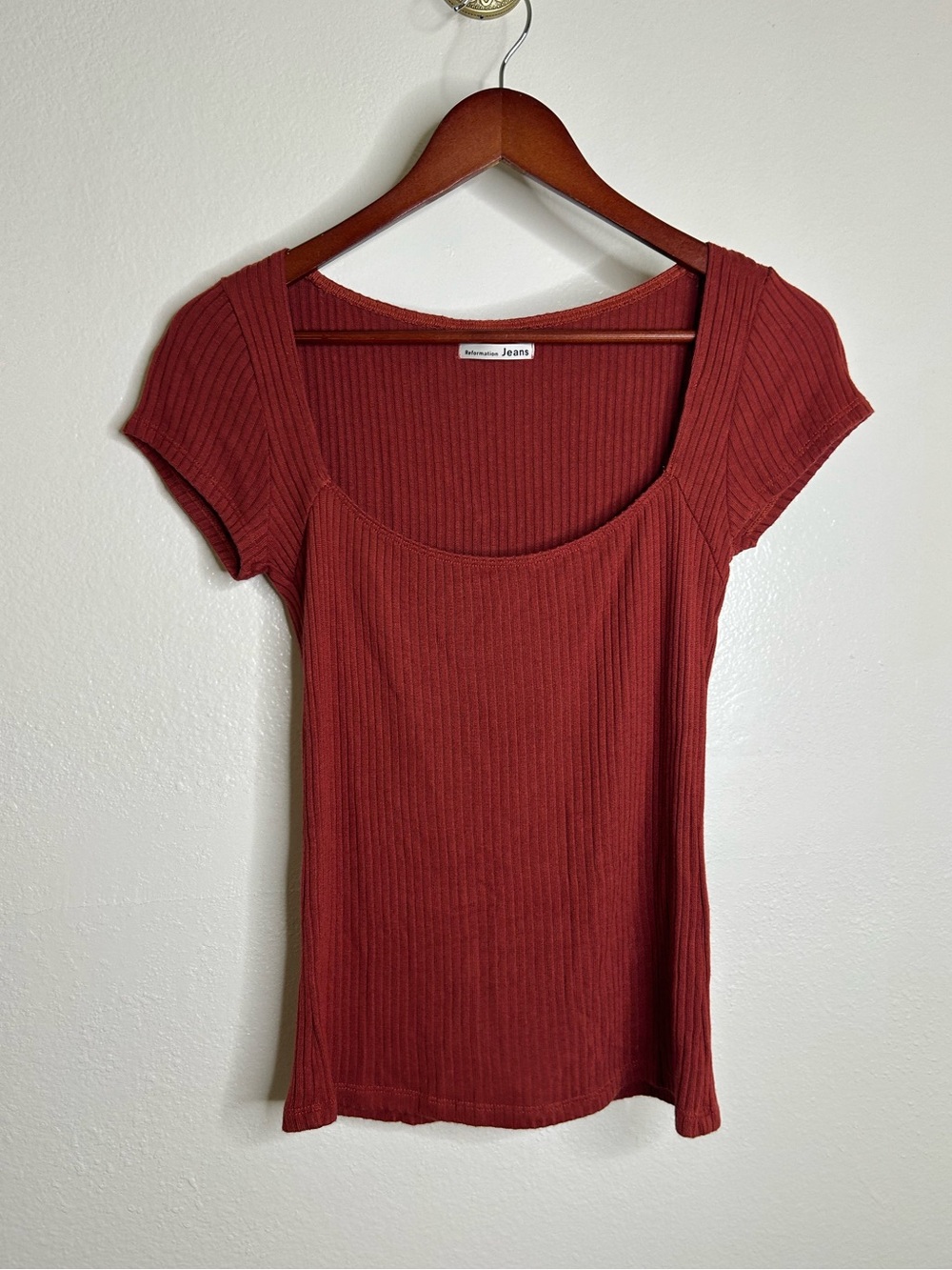 Reformation Tencel Scoop Neck Short Sleeve Ribbed Cinnamon Color Top in Medium